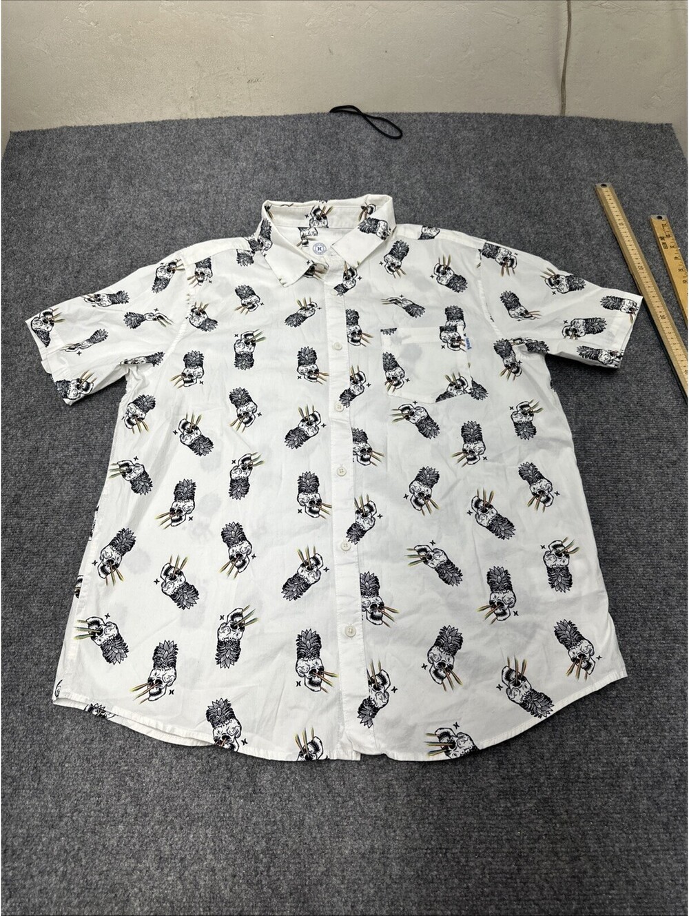 Hurley Mens Large White Pineapple Skull Rainbow Laser Eye Stretch Button Down